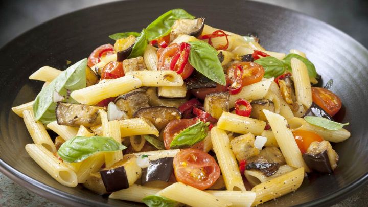 Pasta fredda con melanzane