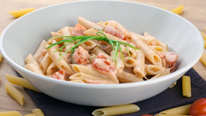 Insalata di pasta al salmone