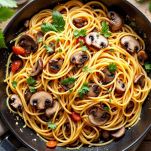 L'unione di funghi e spaghetti