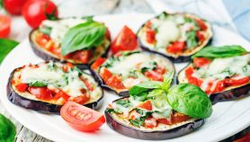 Melanzane grigliate con pomodoro e mozzarella