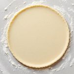 Torta all’ananas con panna e ribes