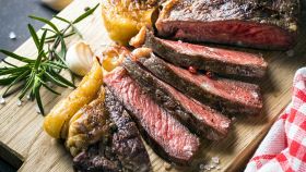 Carne, come fare la bistecca perfetta: errori da evitare