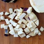 Tagliare melanzane a cubetti