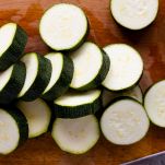 Tagliare zucchine a rondelle