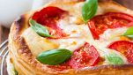 Sfoglie capresi con pomodoro e mozzarella