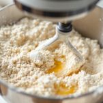 impasto della focaccia con stracchino