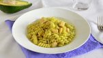 Pasta con salmone e avocado