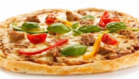 Pizza peperoni e tonno