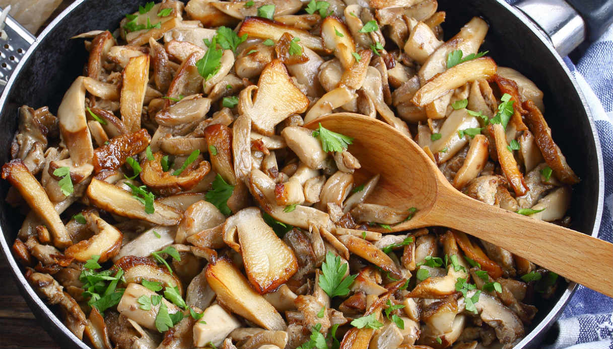 Funghi trifolati: ricetta veloce e gustosa | Buonissimo Ricette