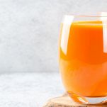 Succo di carote, melone e pesca