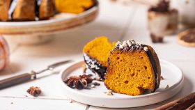 Torta di zucca e cioccolato il dolce perfetto per iniziare con energia le giornate più fredde.