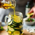 Olio sulle zucchine