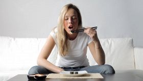 Come mangiare con le bacchette cinesi