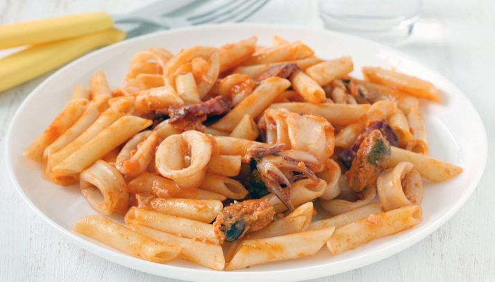 Penne con cozze e calamari