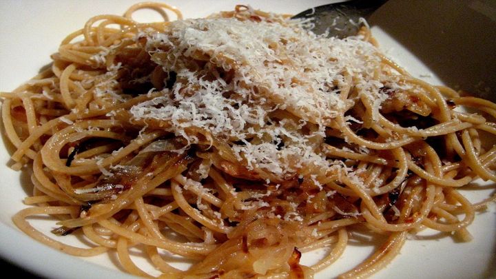 Spaghetti alla cipolla rossa