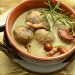 Zuppa di funghi, patate e castagne