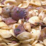 Orecchiette con carciofi e salsiccia