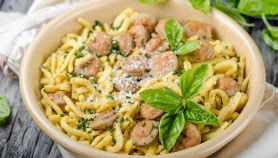 Pasta con salsiccia e birra