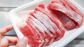 Come scongelare la carne e il pesce in modo facile e sicuro