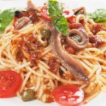 tonnarelli-pomodoro-acciughe