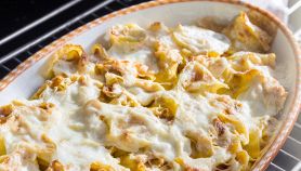 Crespelle ai funghi con prosciutto e besciamella