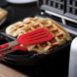 Cottura delle cialde dolci valdostane