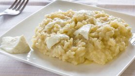 Risotto con scalogno e formaggio morbido