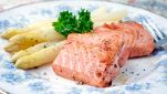 Asparagi bianchi e salmone