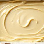 Fondo di besciamella nella pirofila