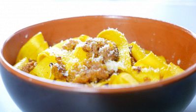 Pappardelle saporite alla salsiccia e zafferano