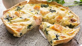 Torta salata salmone e asparagi