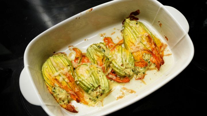 Ricetta fiori di zucca ripieni al forno