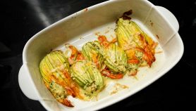 Fiori di zucca ripieni al forno