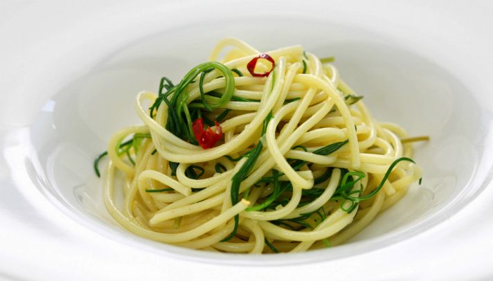 Ricetta Pasta con agretti e peperoncino - Le Ricette di ...