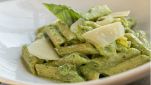 Penne primavera con pesto di spinaci e piselli verdi