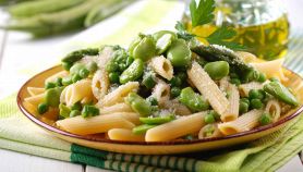 Pasta con fave, piselli e asparagi