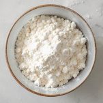 Farina con lievito nella fontana