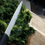 sminuzzare-bietole-spinaci