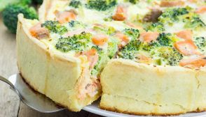 Quiche con broccoli e salmone