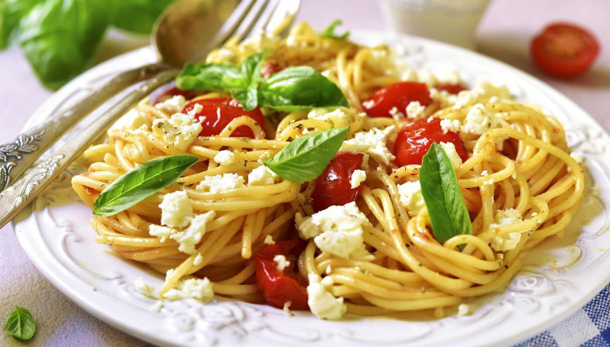 Spaghetti tricolore | Buonissimo Ricette
