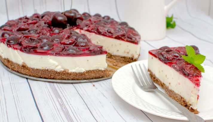 Cheesecake di ciliegie senza uova