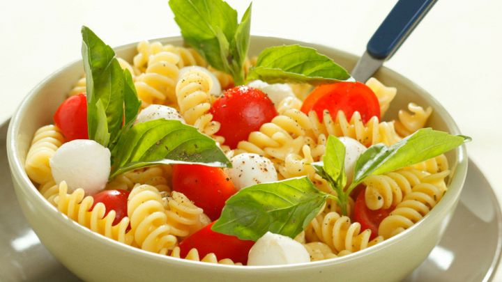 Pasta fredda alla caprese