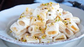 Pasta con granella di pistacchio e ricotta