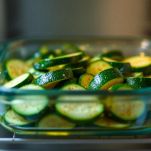 Zucchine crude marinate pronte