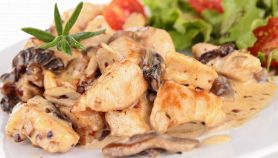 Bocconcini di pollo con funghi e panna
