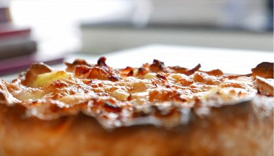 Torta salata con prosciutto cotto, patate e mozzarella