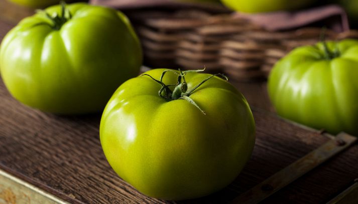 I pomodori verdi sono molto usati per preparare conserve e marmellate, ma occorre fare attenzione: sono infatti ricchi di solanina, che può rivelarsi pericolosa