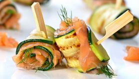 Rotolini di zucchine e salmone