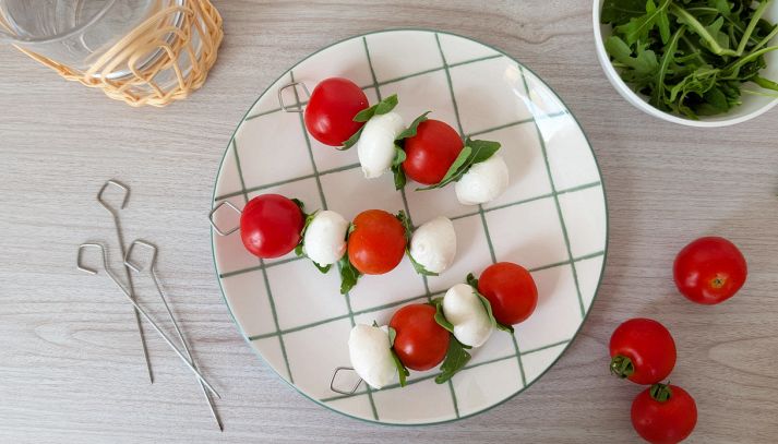 Spiedini pomodorini e mozzarella