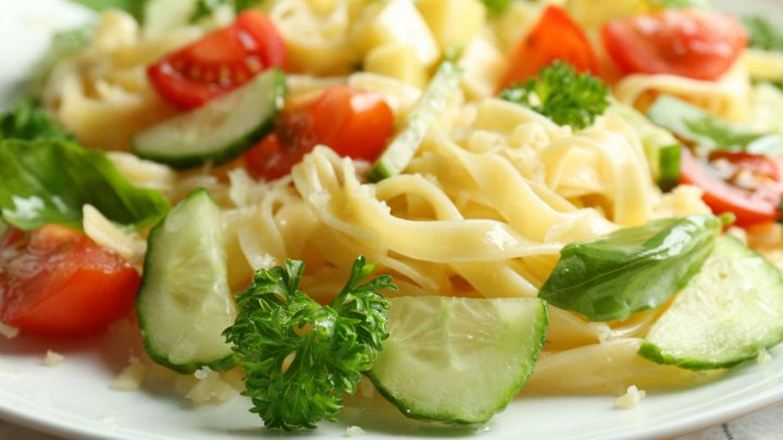 Tagliatelle pomodorini e cetrioli